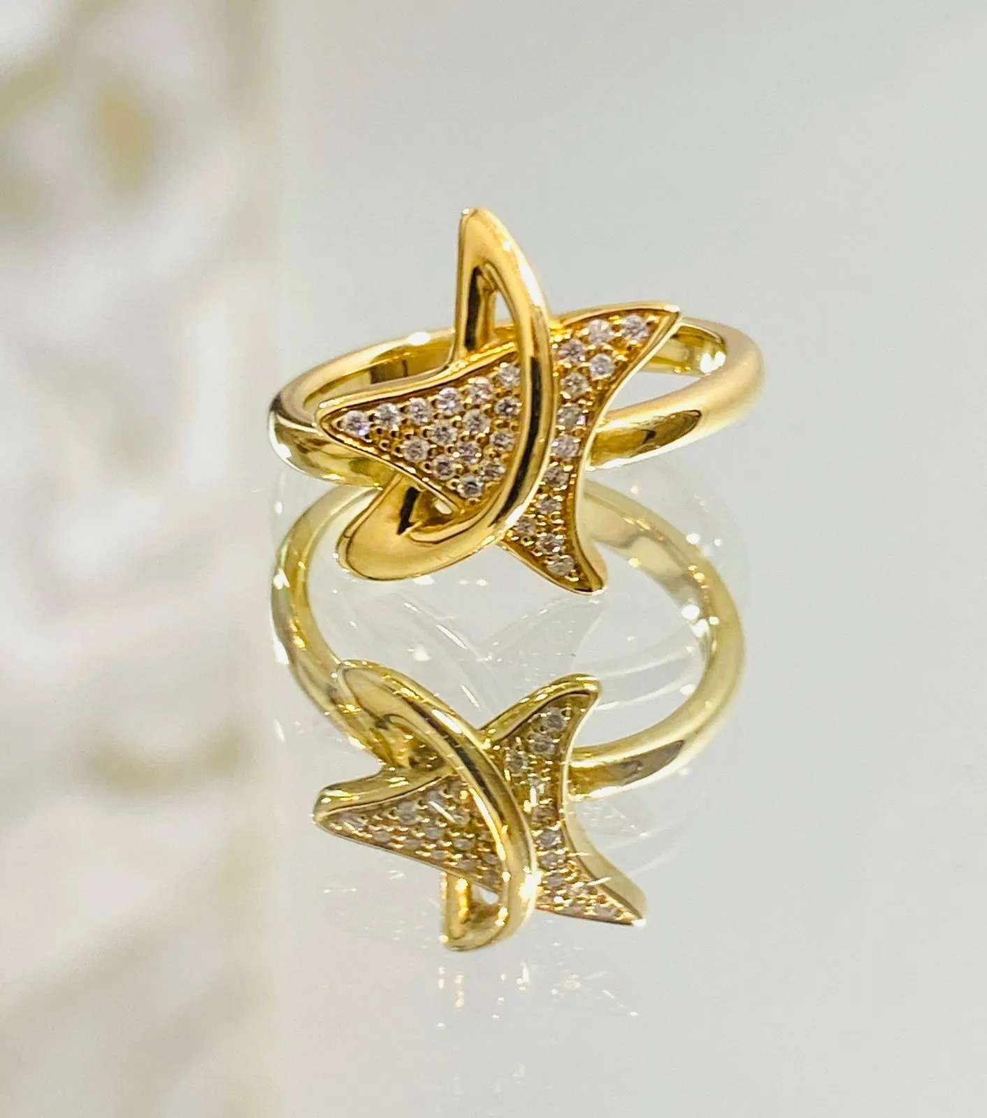 18k Yellow Gold & Diamond Star Ring