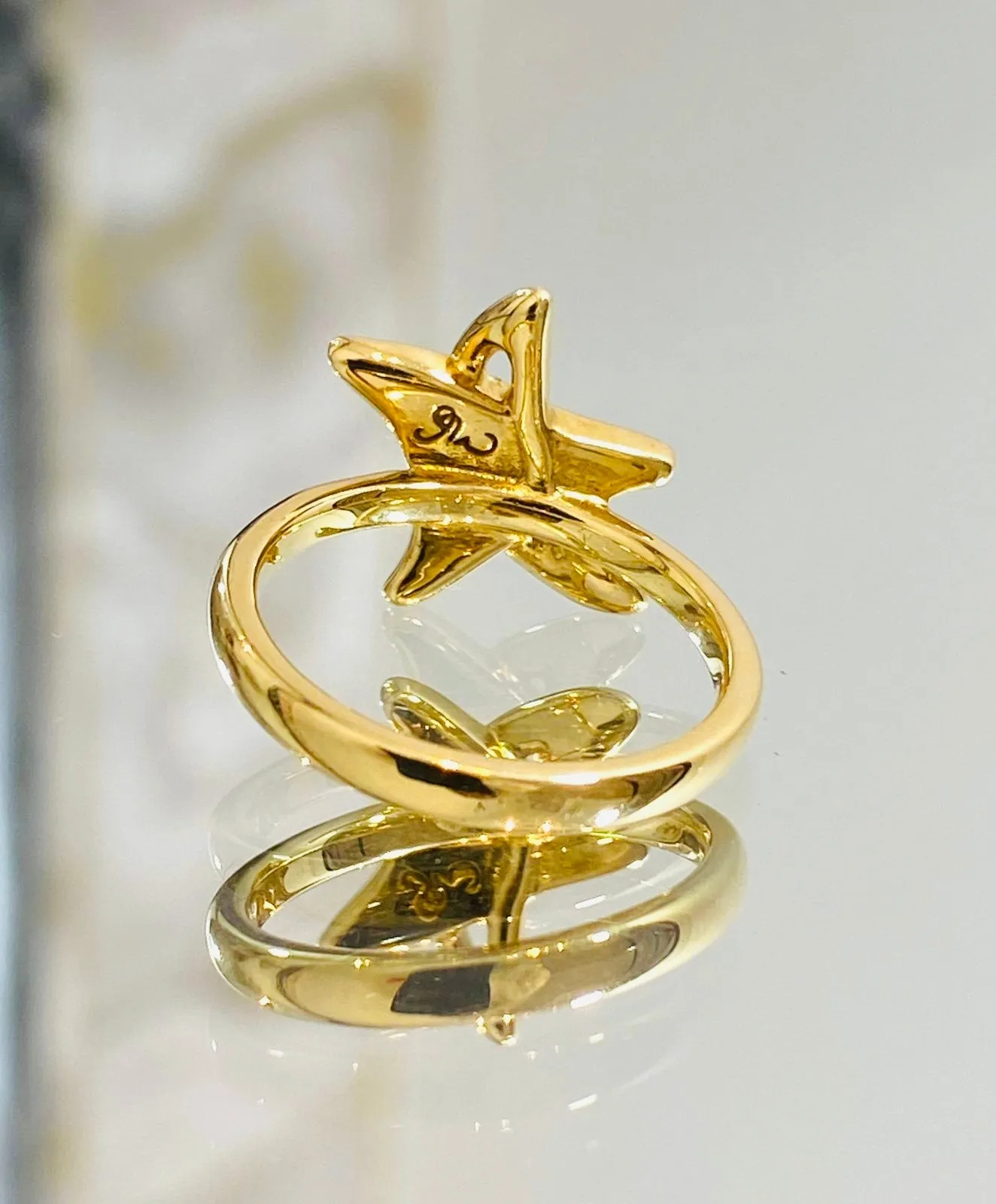 18k Yellow Gold & Diamond Star Ring