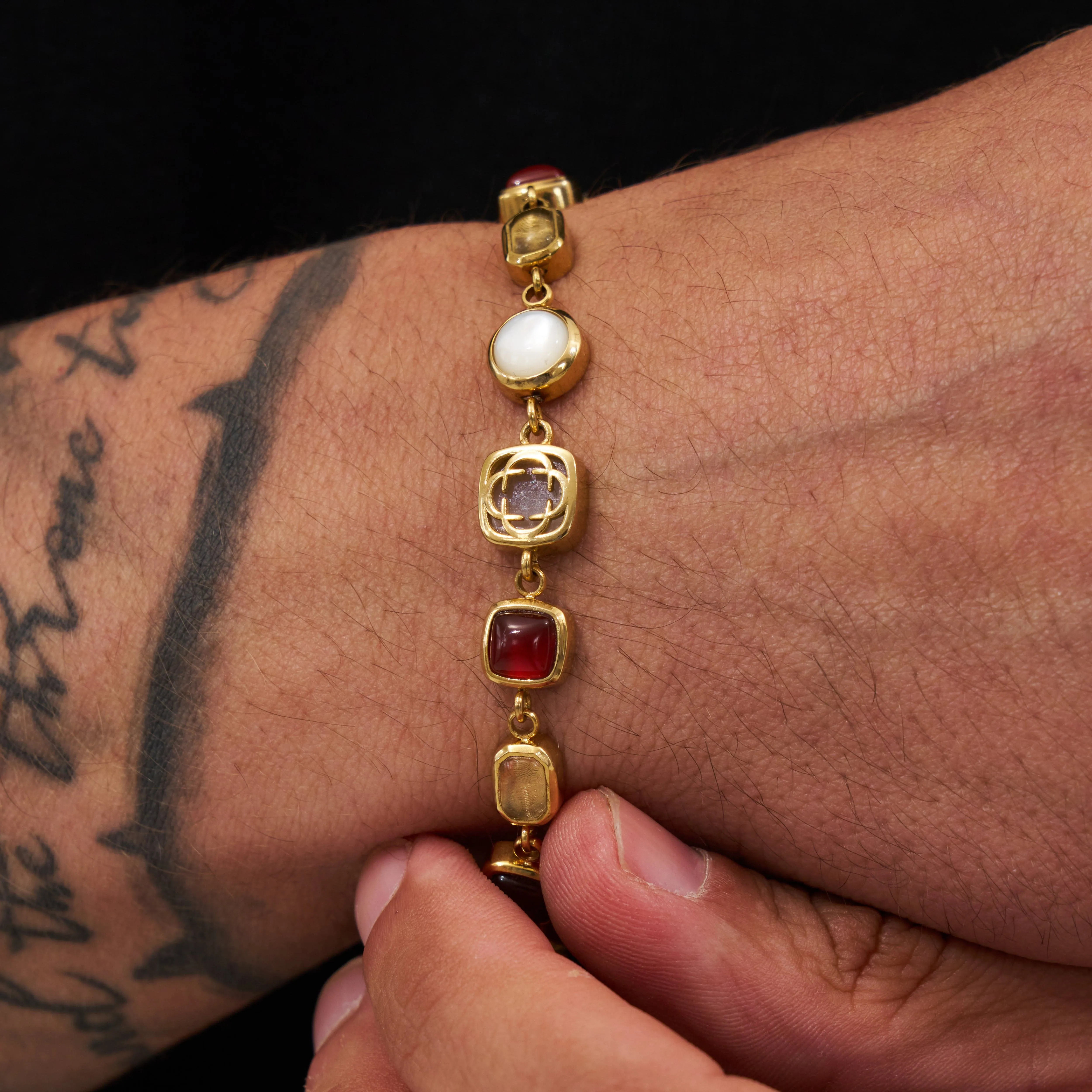 Red Crystal Gemstone Bracelet (Gold)