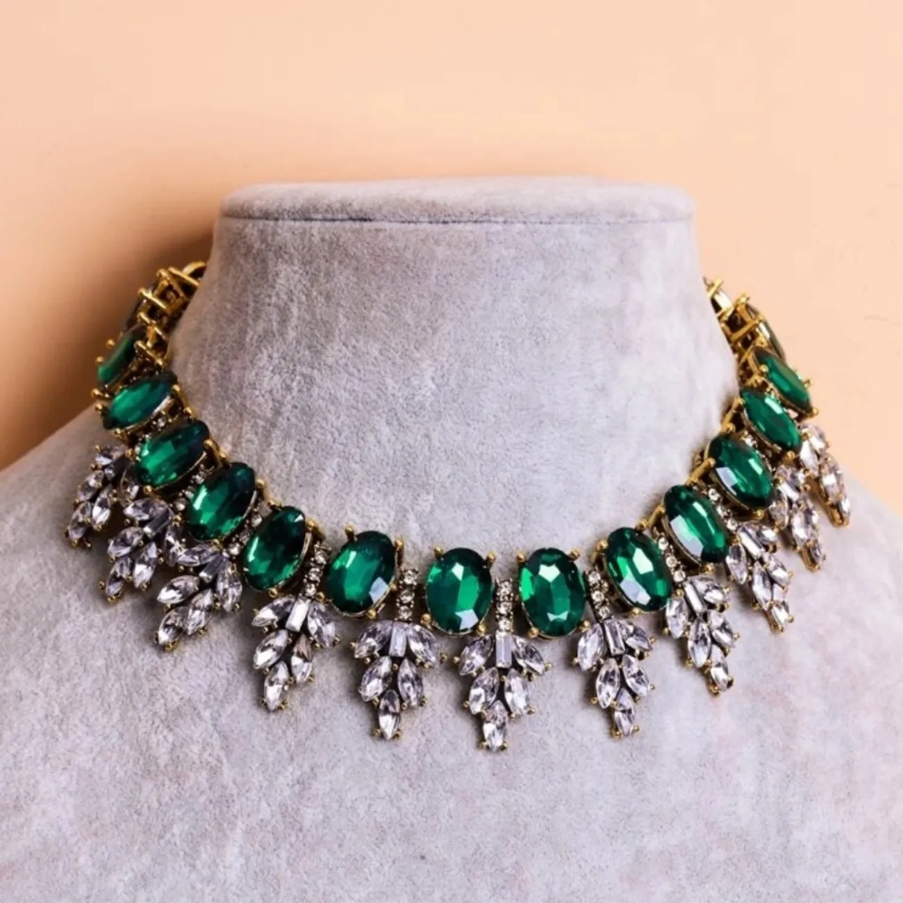 Statement Gemstone collar neckpiece.